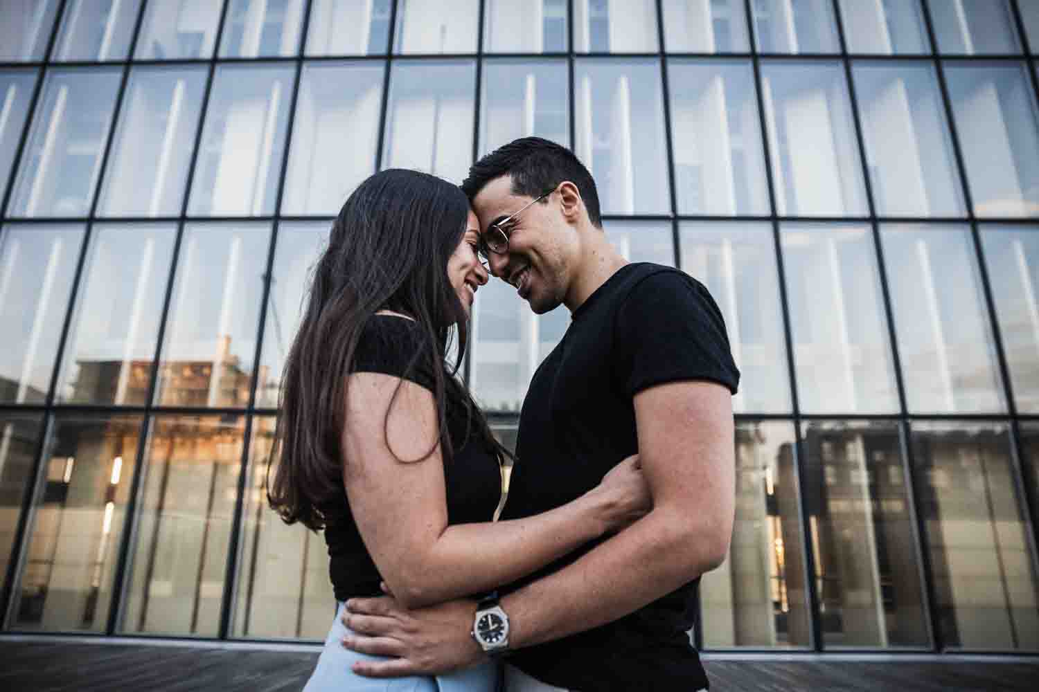 séance couple engagement Paris