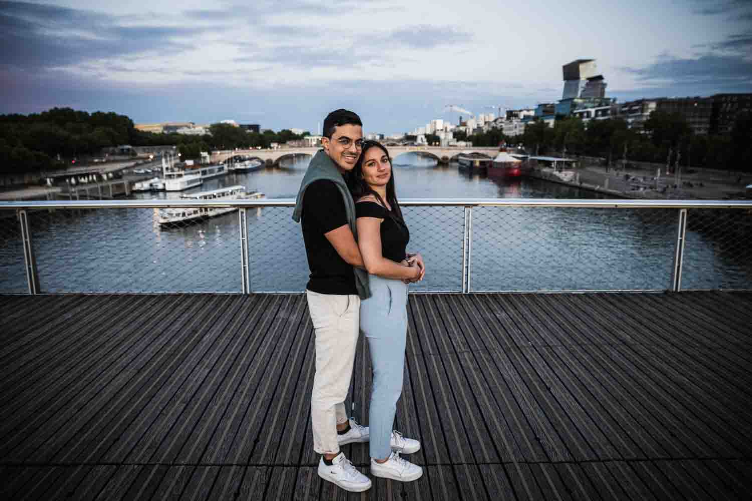 séance couple engagement Paris