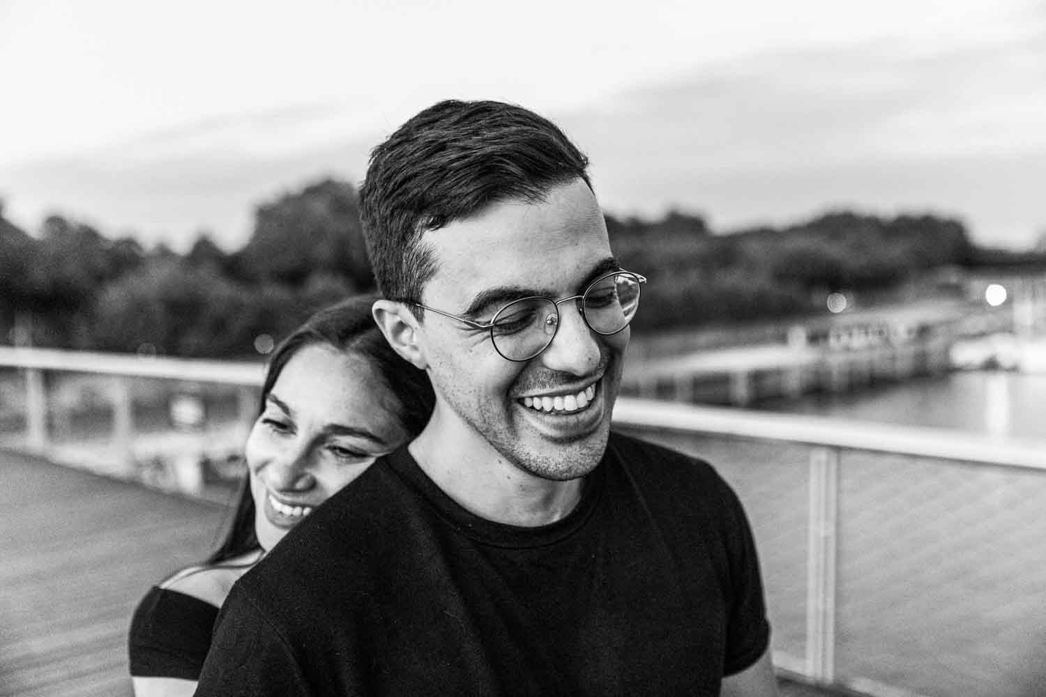 séance couple engagement Paris